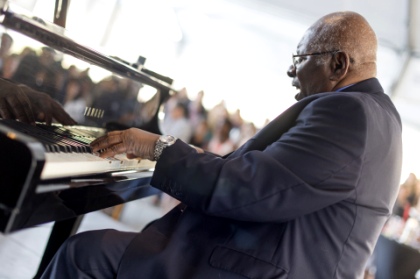 Oliver Jones